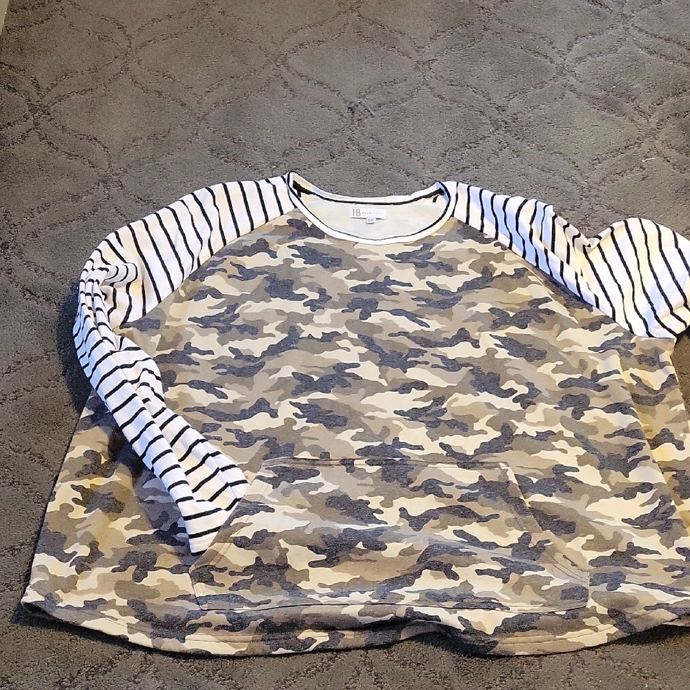 Camo Pullover Hoodie with Striped Raglan Sleeves - Neutral